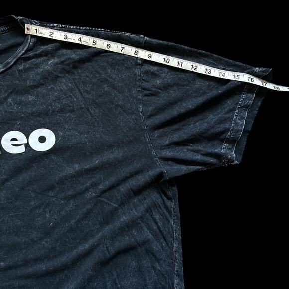 New dimensions Graphic Tee - Picture 6 of 6